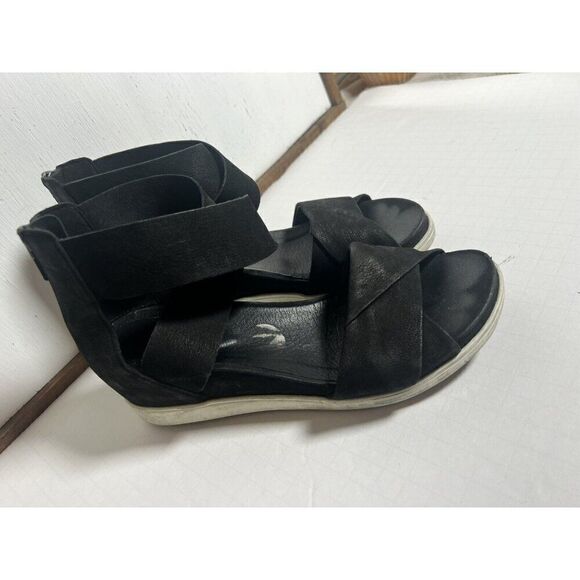 Eileen Fisher 7 Black Leather Criss Cross Back Zip Sport Platform Sandals - Picture 1 of 10